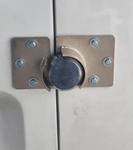 מנעול רתק לדלתות אחוריות לרכבים מסחריים