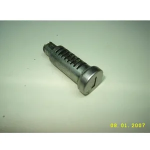מנעול/סוויץ צילנדר דלת סקודה ישן פרופיל חריטה