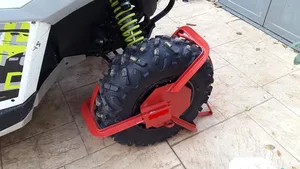 סנדלי מיגון לטרקטורונים
