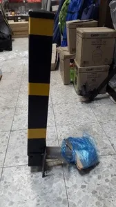 עמוד חניה מתקפל עם מוט שתילה באדמה צהוב שחור